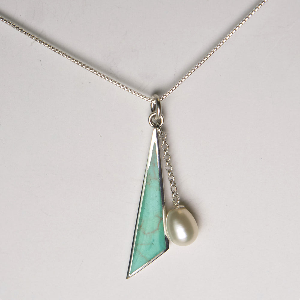 Bargain Cave - Synthetic Turquoise Necklace