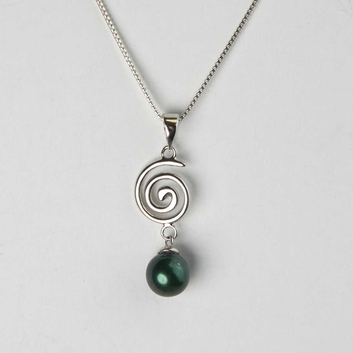 Bargain Cave - Swirl Necklace