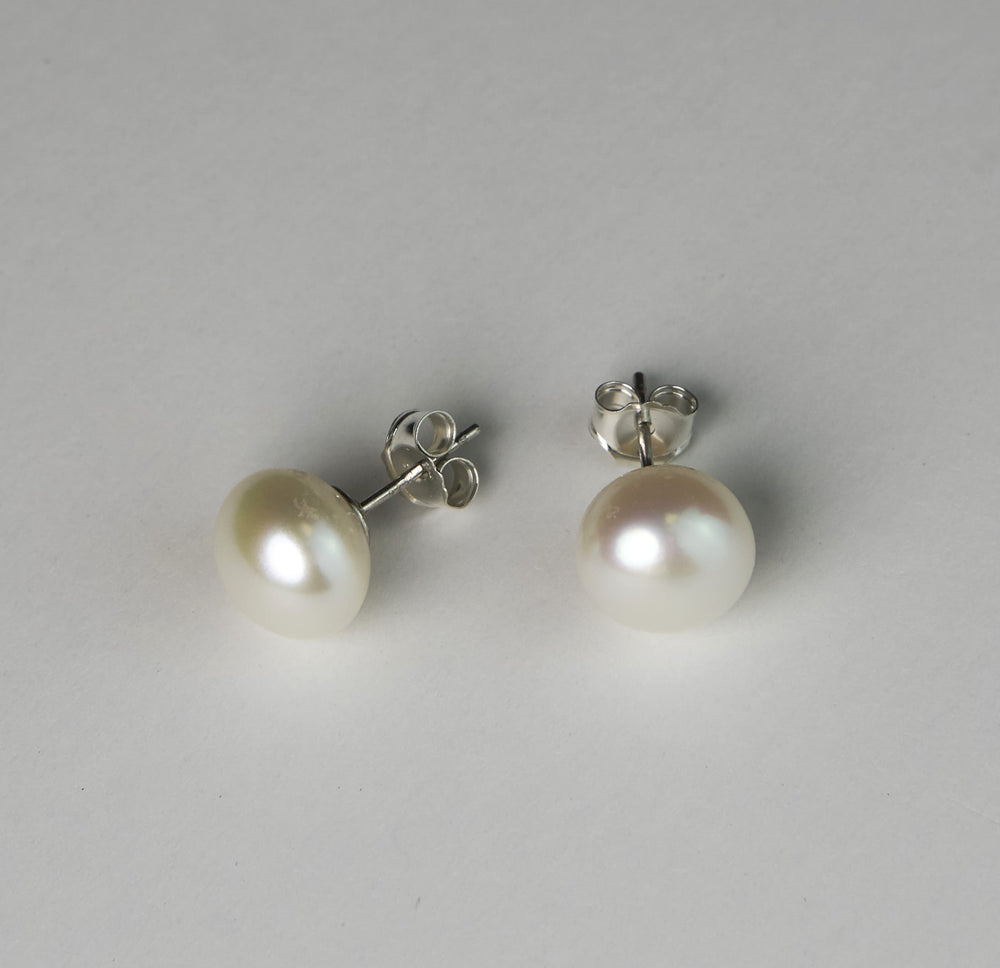 Bargain Cave - 9mm White Button Pearl Studs