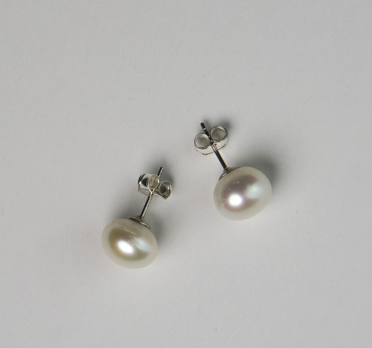 Bargain Cave - 9mm White Button Pearl Studs