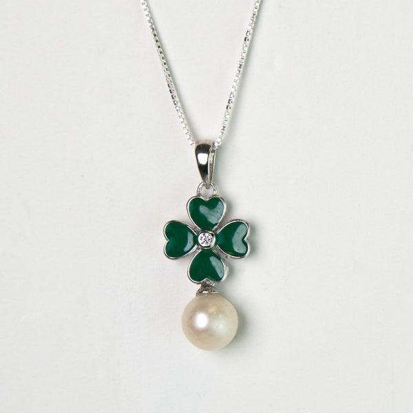 Bargain Cave Clover Necklace