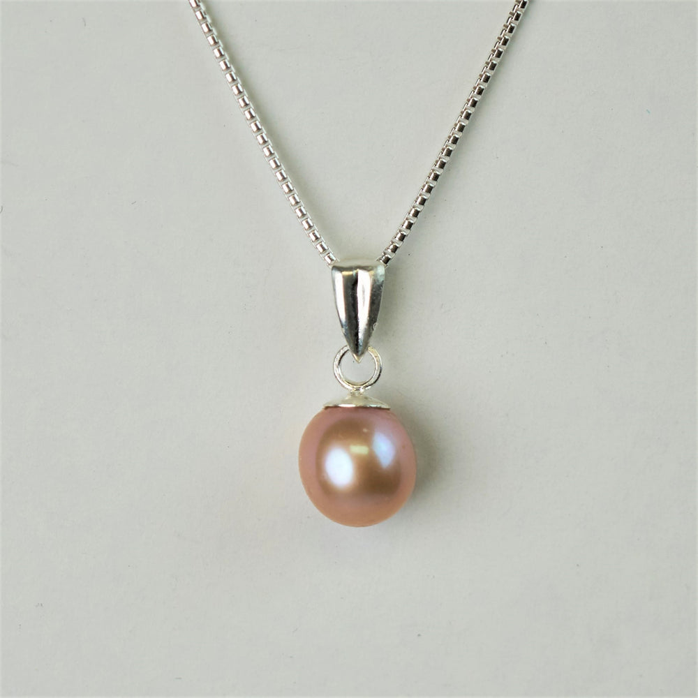 8 Standard Pearl Reveals + 1 Simplicity Necklace