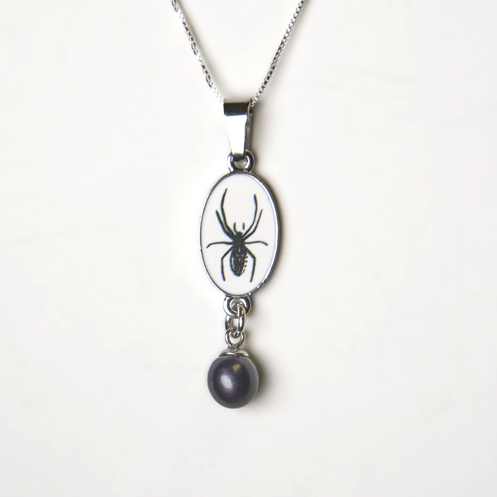 Bargain Cave - Spider Necklace (Black)