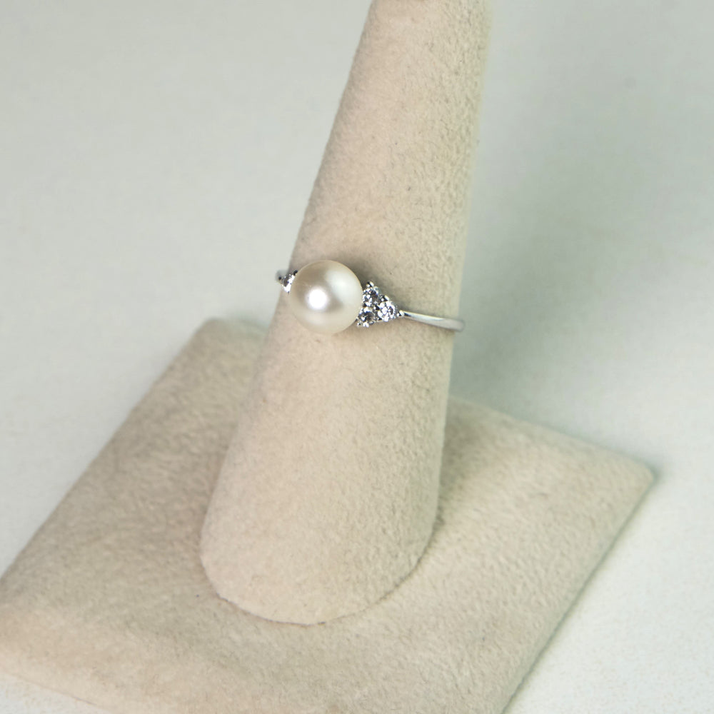 Trios Ring (Sizes 7, 8, and 9)