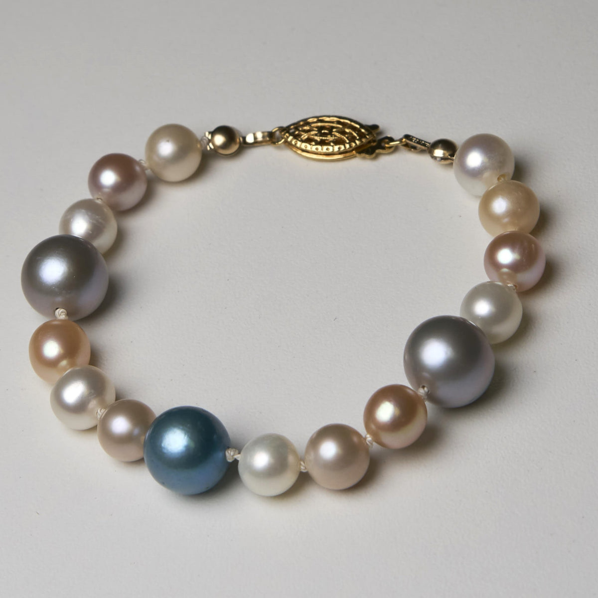 Custom Hand-Strung Pearl Bracelet