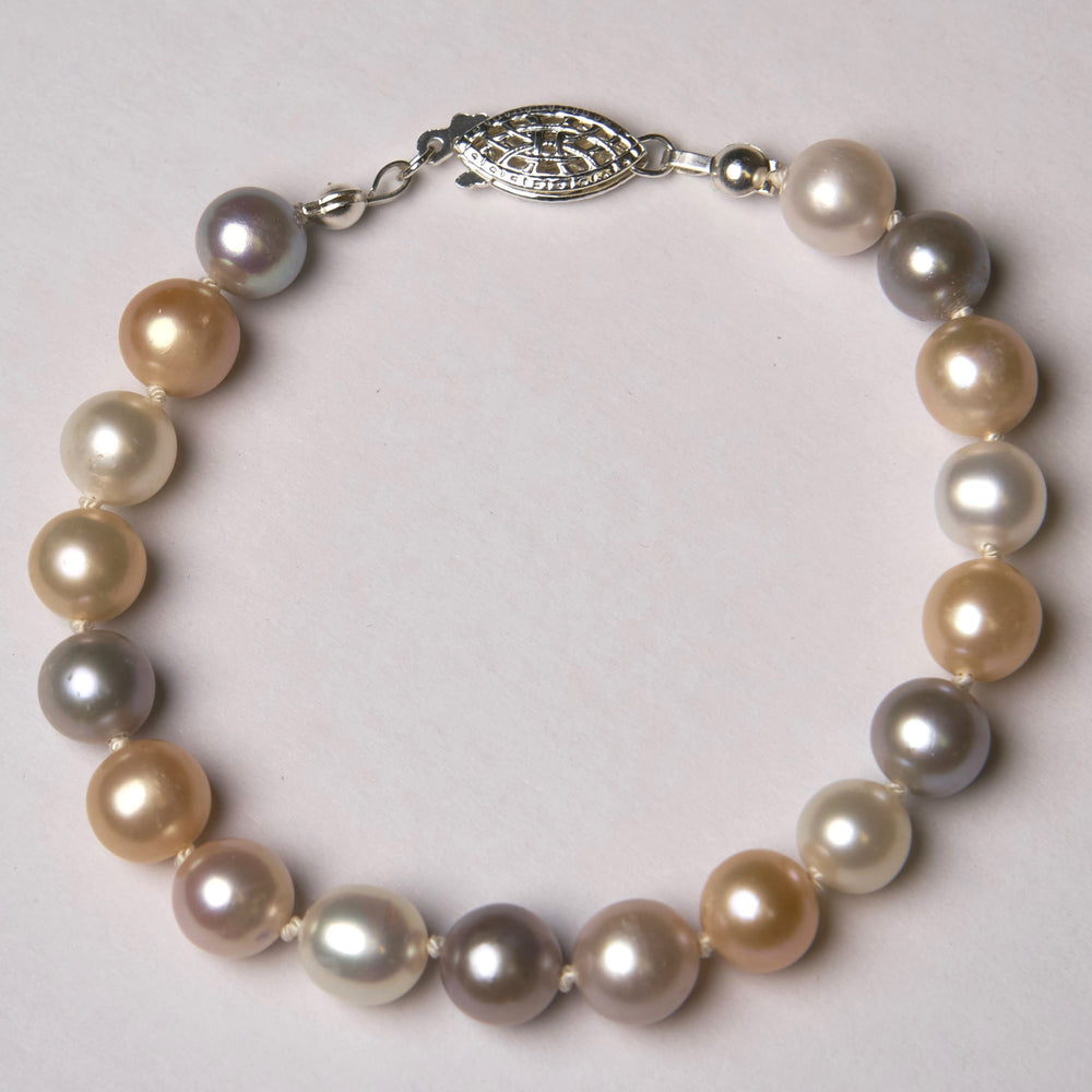 Custom Hand-Strung Pearl Bracelet