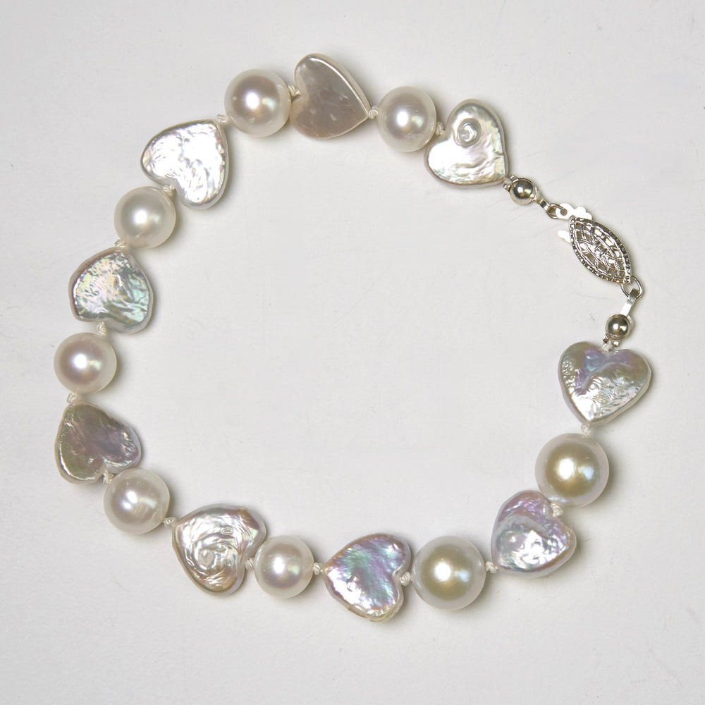 Bargain Cave Heart Pearl Bracelet