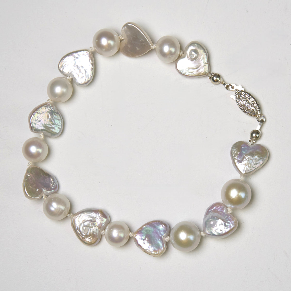 Bargain Cave Heart Pearl Bracelet