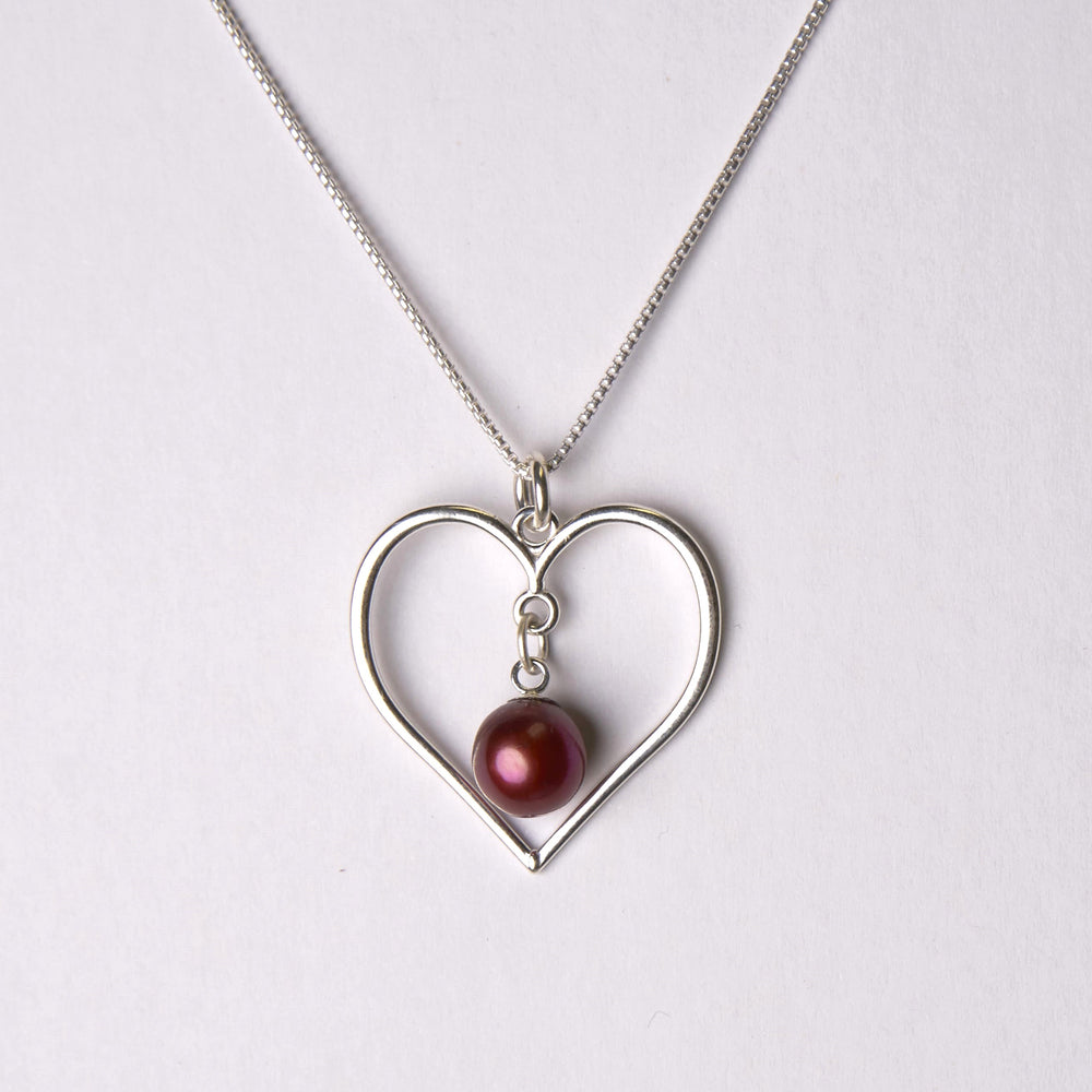 Bargain Cave - Heart Necklace